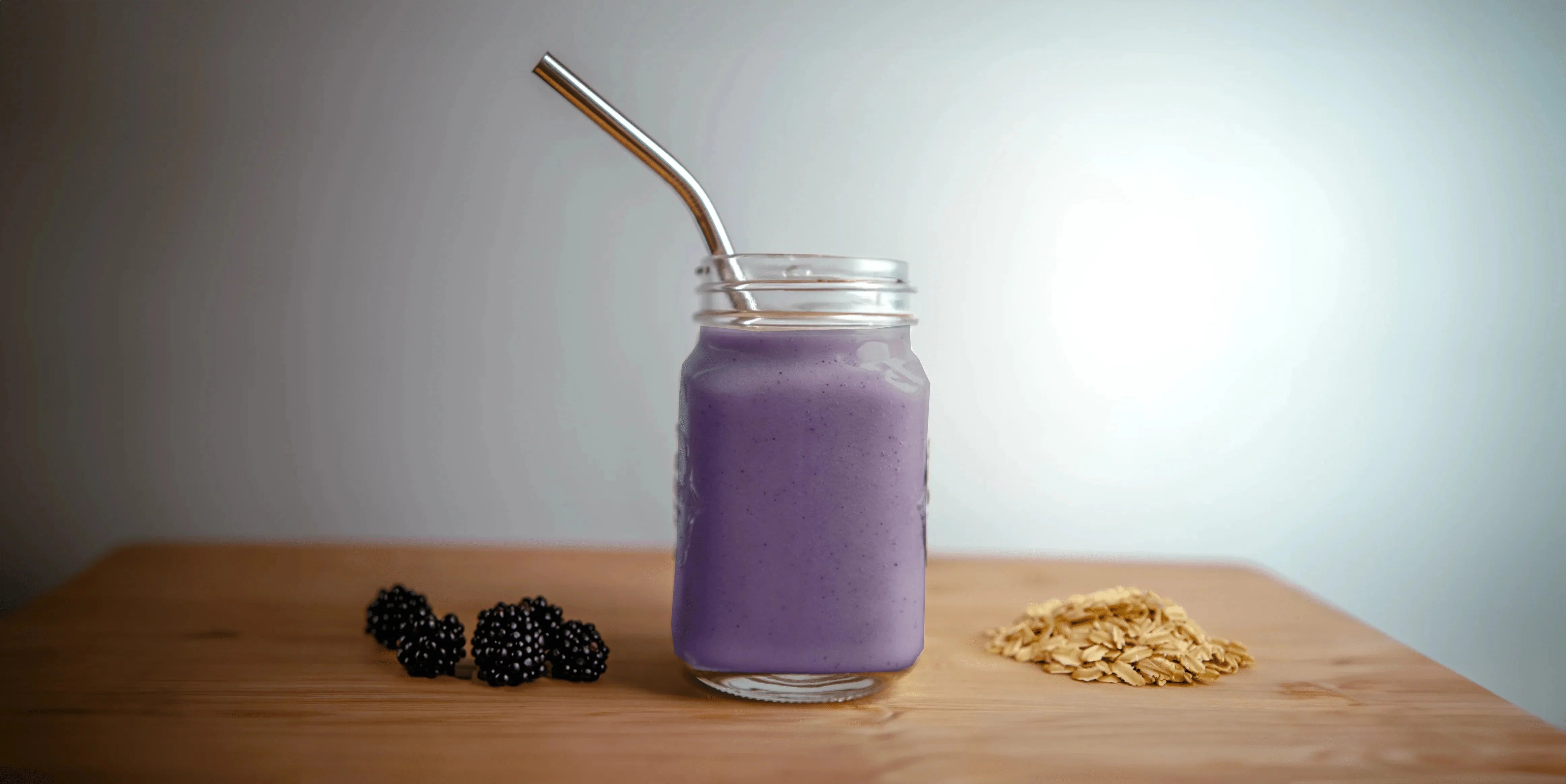 matcha blackberry crumble smoothie – PerfectTed